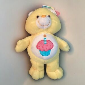 Vintage Care Bear Birthday Bear Yellow
Rare 2002 8" Plush, Collectors